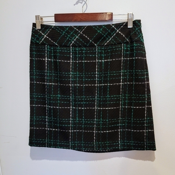 LOFT Green Plaid Skirt - Picture 3 of 12
